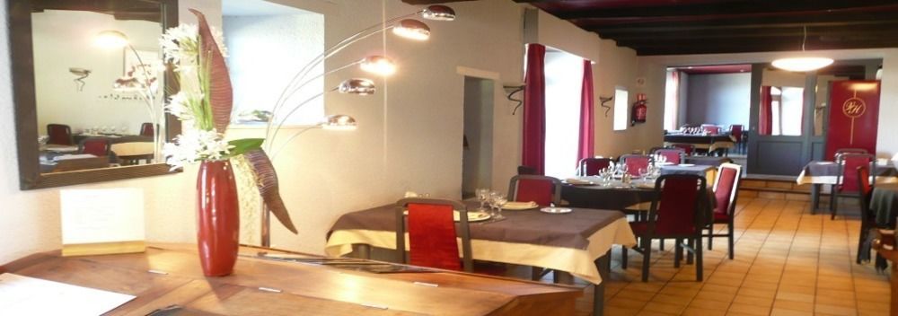 Le Victor Hugo - Hotel Et Restaurant - Logis Hotels Saint-Cere Exterior foto