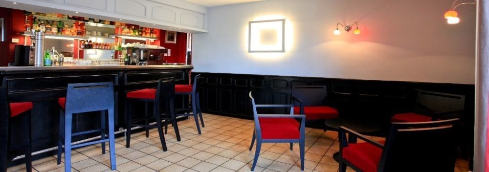 Le Victor Hugo - Hotel Et Restaurant - Logis Hotels Saint-Cere Exterior foto